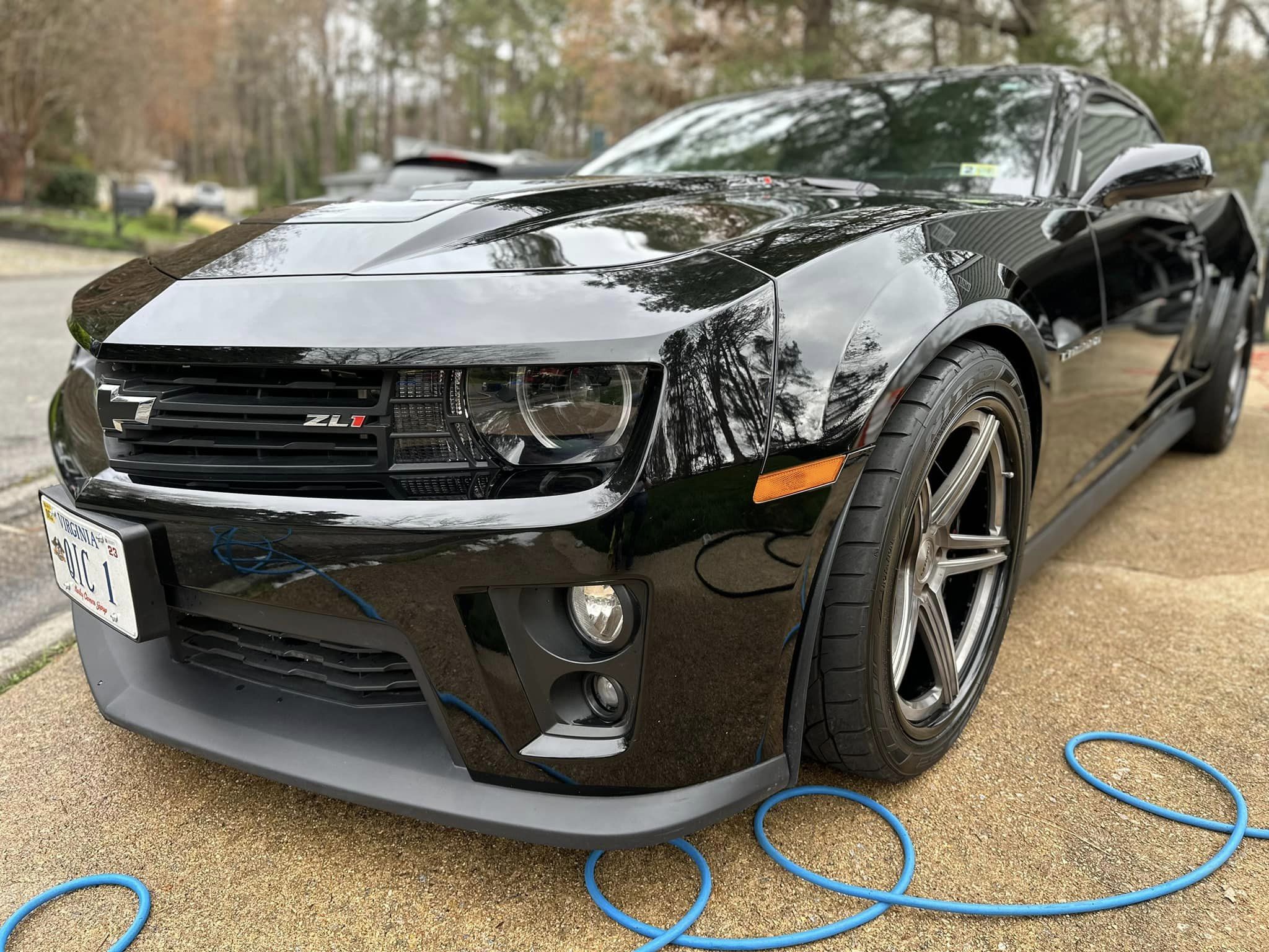 Gorgeous black Camaro ZL1 after a detail