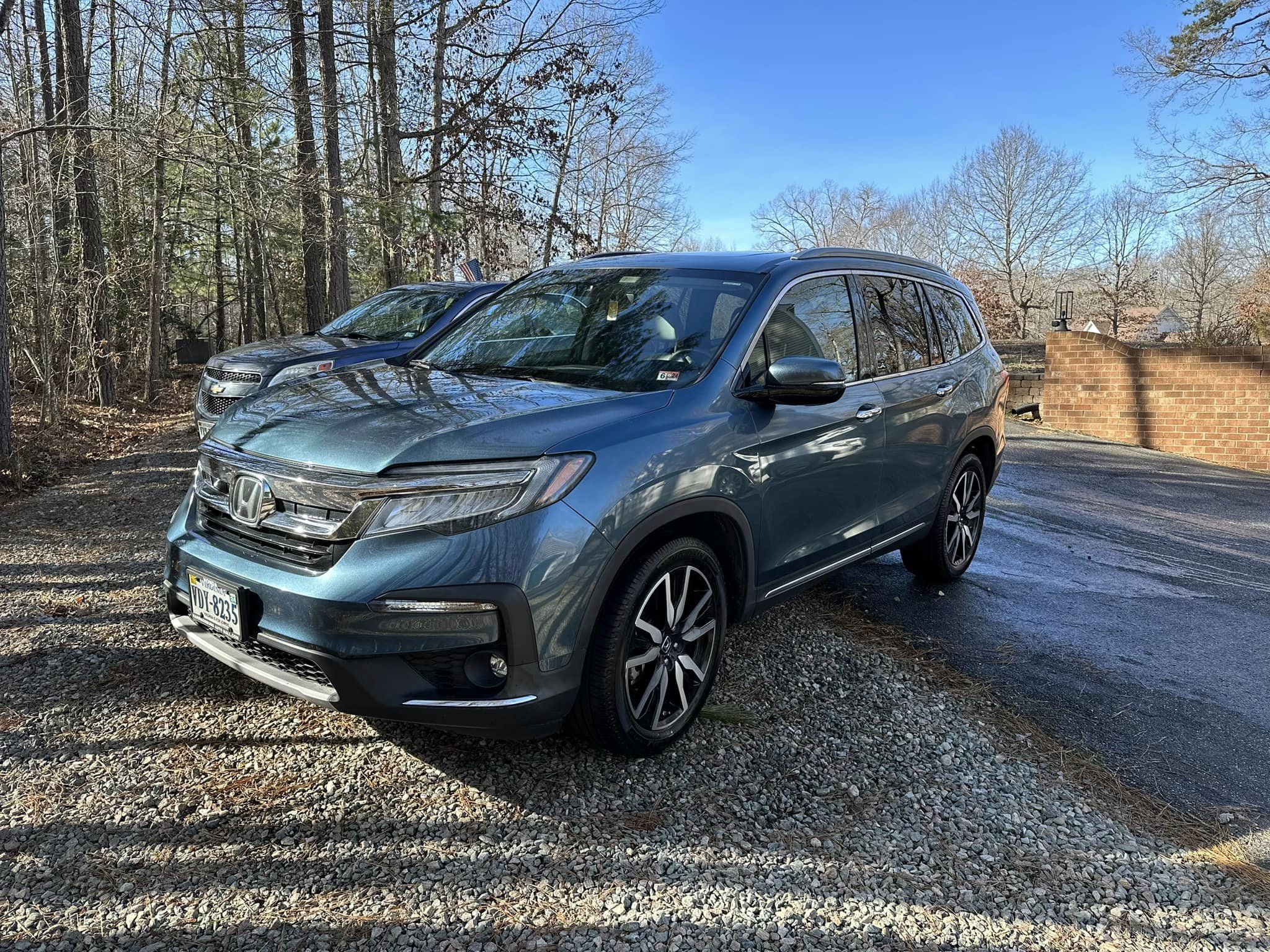 Blue Honda Pilot, freshly detailed