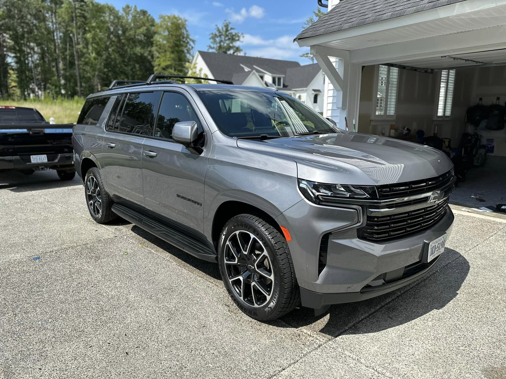 A detailed grey Suburban